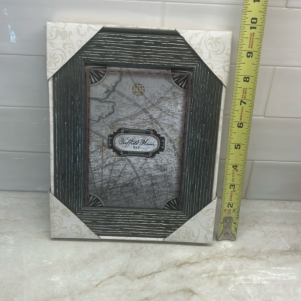🆕 NIB 5x7 frame